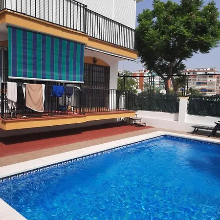 Feel At At Tamara - Two Steps To The Pool