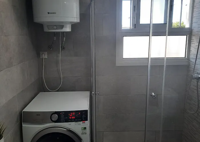 Feel At At Tamara - Two Steps To The Pool Torremolinos