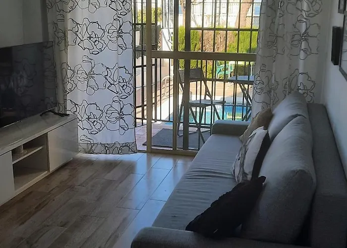 Feel At At Tamara - Two Steps To The Pool Apartment *