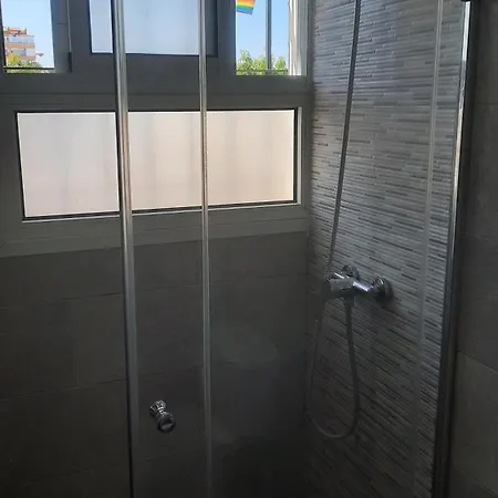 Feel At At Tamara - Two Steps To The Pool דירה